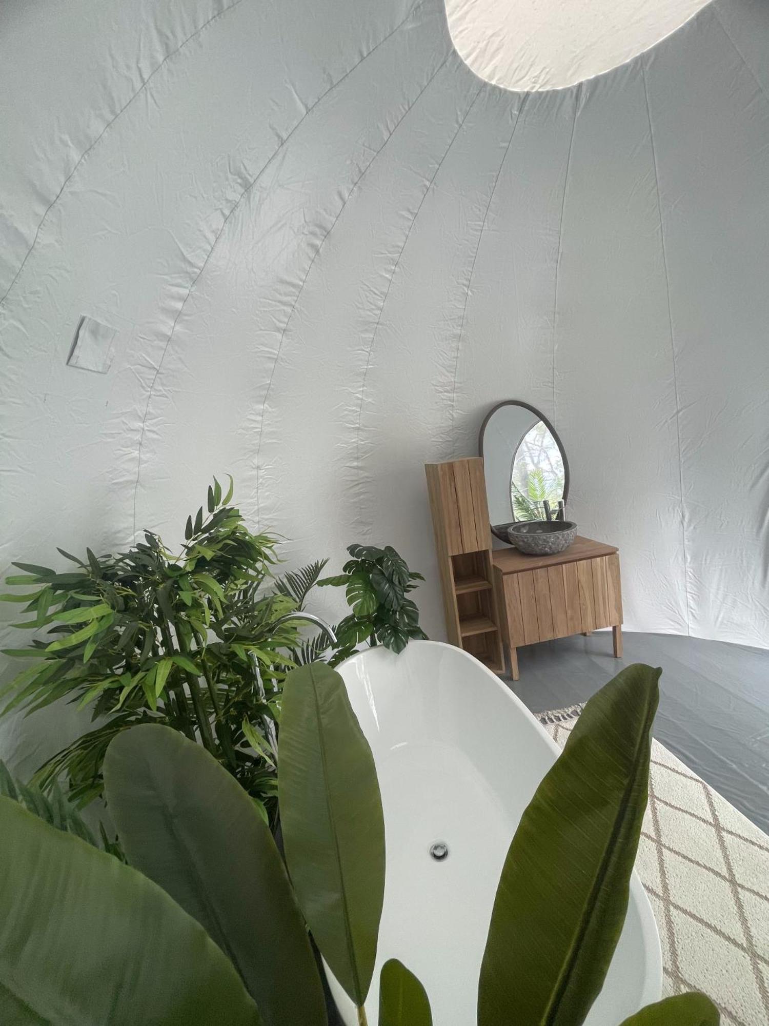La Bulle Perchee De Chantilly Жувьё Экстерьер фото